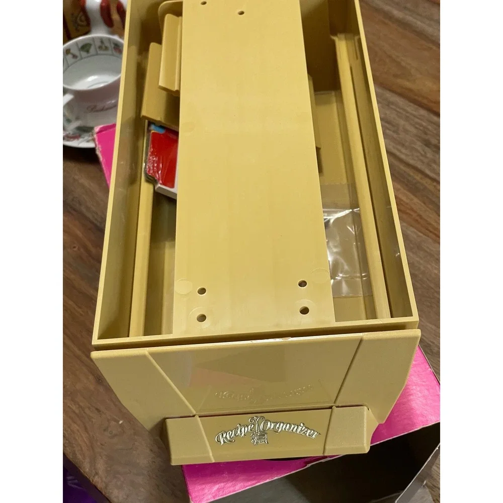 Vintage 70's New Dimension Products Recipe Organizer Under Cabinet Gold 3x5 Card